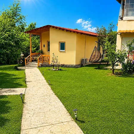 Prázdninový dům Village -garden House Daias *
